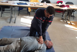 RAPPEL DES GESTES D’URGENCE RAPPEL DES GESTES D’URGENCE