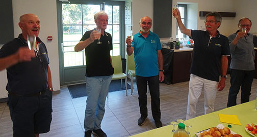 Philippe Hatte (animateur de randonnée pédestre et activités cyclistes), Charles Fravalo, Marc Dornet (président du club de Quimper), Pierrick Ferrec, Dominique Leguy (animateur marche et vélo).