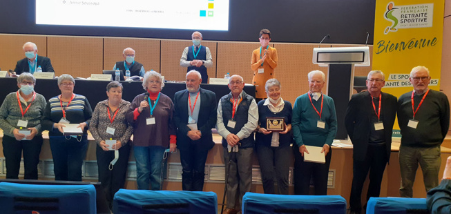 Les personnes récompensées ou leurs représentants Les personnes récompensées ou leurs représentants