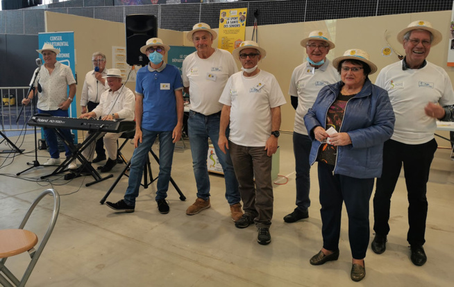 Les animateurs et le groupe musical de Cugnaux venu animer la journée des seniors