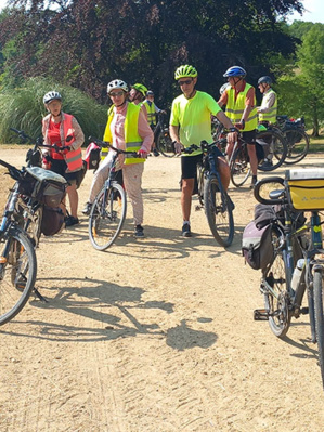 LA MAYENNE, UN VOYAGE INATTENDU... À BICYCLETTE... LA MAYENNE, UN VOYAGE INATTENDU... À BICYCLETTE...