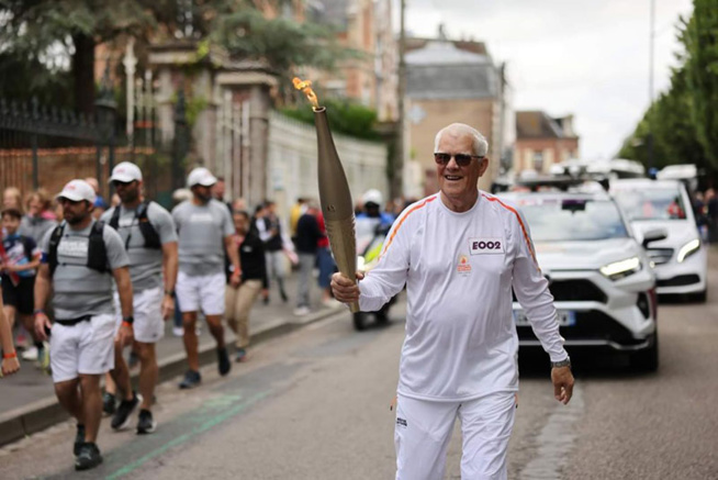 ABBEVILLE : UN PRÉSIDENT PORTE LA FLAMME ABBEVILLE : UN PRÉSIDENT PORTE LA FLAMME