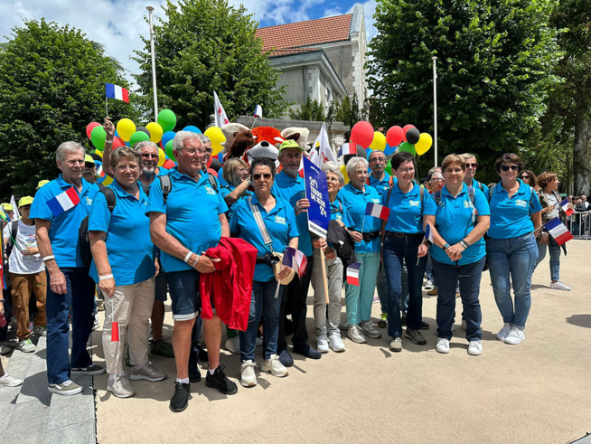 PASSAGE DE LA FLAMME OLYMPIQUE À FEURS PASSAGE DE LA FLAMME OLYMPIQUE À FEURS