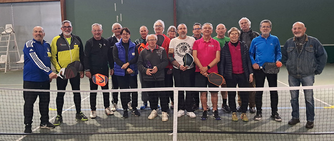 UN STAGE M2 PICKLEBALL EN AURA