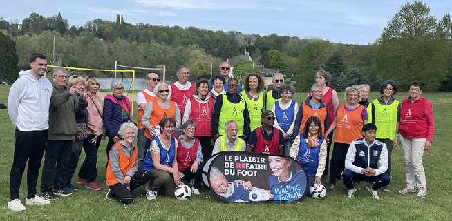 LE CLUB DE MELUN S’ESSAIE AU FOOT EN MARCHANT