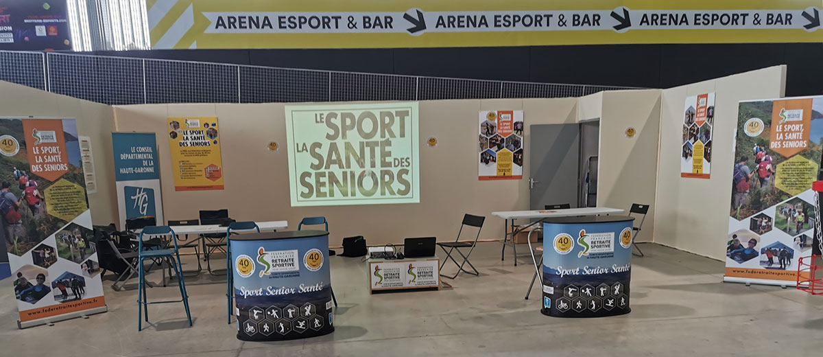 Le stand prêt à recevoir le public Le stand prêt à recevoir le public