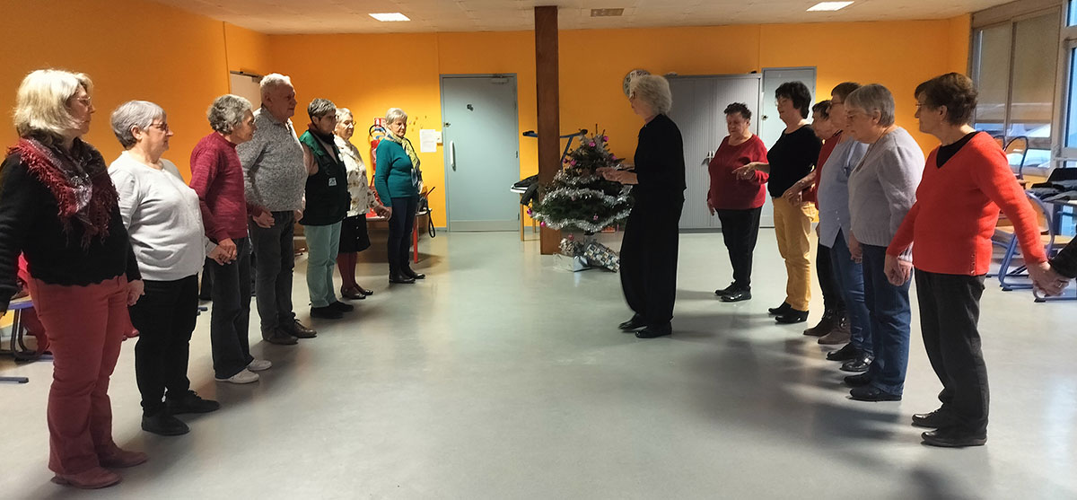 FORUM « BIEN VIEILLIR » À MONTVAL-SUR-LOIR FORUM « BIEN VIEILLIR » À MONTVAL-SUR-LOIR