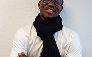 DU RENFORT À LA COM’